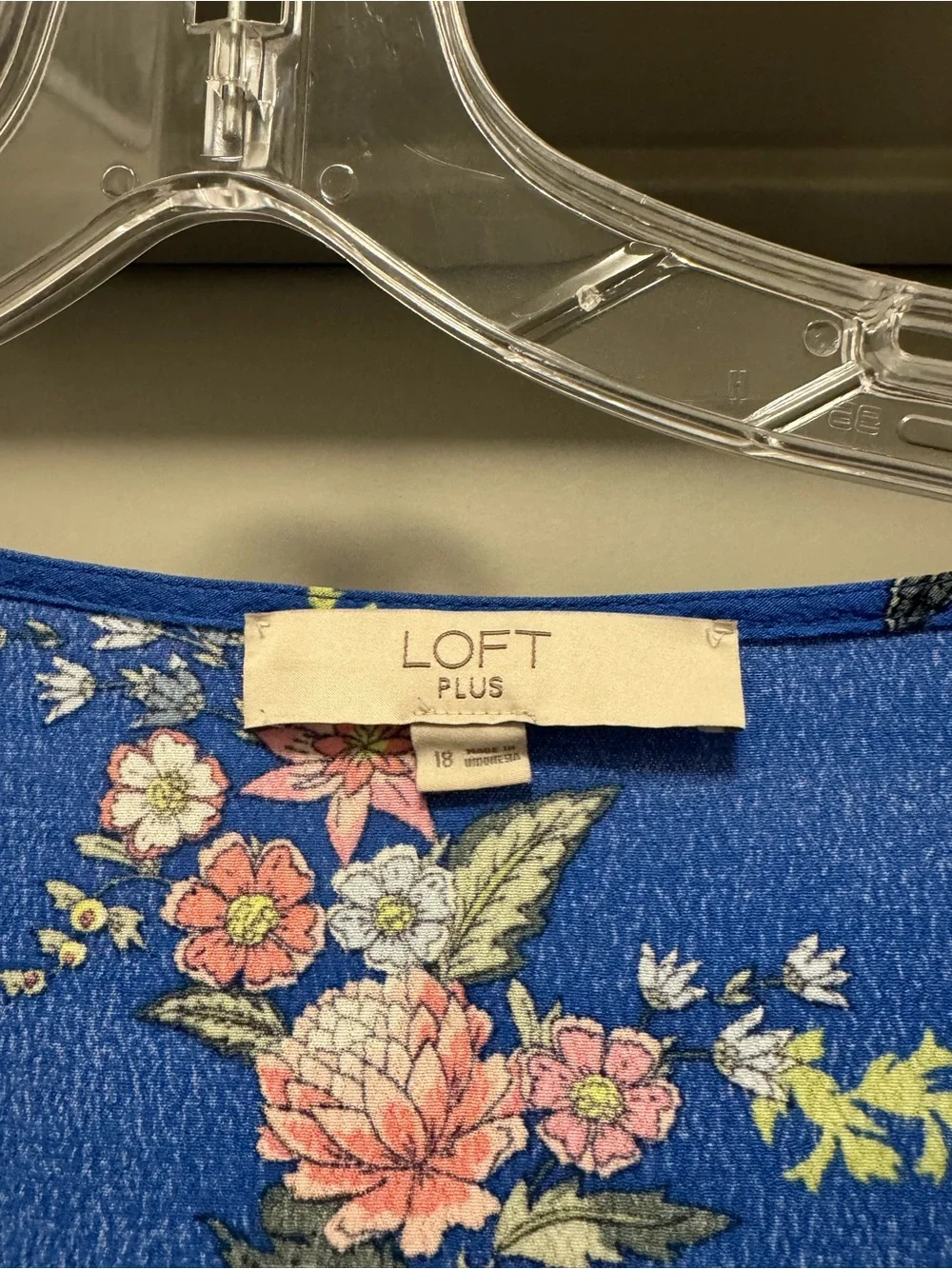 Loft PLUS SIZE 18 Floral Ruffle V-Neck Long Puff Sleeve Blouse in Royal Blue